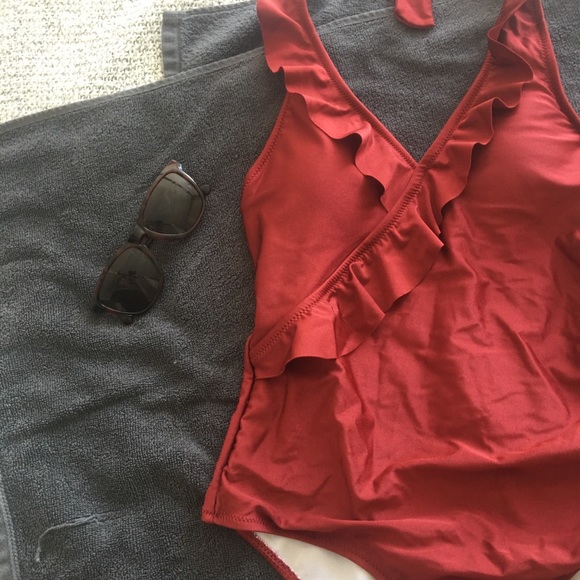 Cupshe Burnt Red Ruffle One Piece Swimsuit - Picture 2 of 4